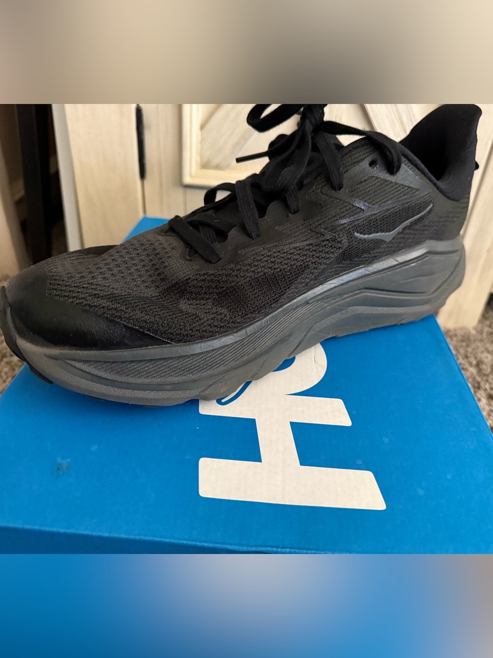 Hoka Men’s Challenger 8 Size 13D - Picture 4 of 9
